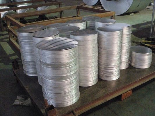Die 1000 Reihen-runden Aluminiumdisketten, fertigen Kreisaluminiumplatte besonders an